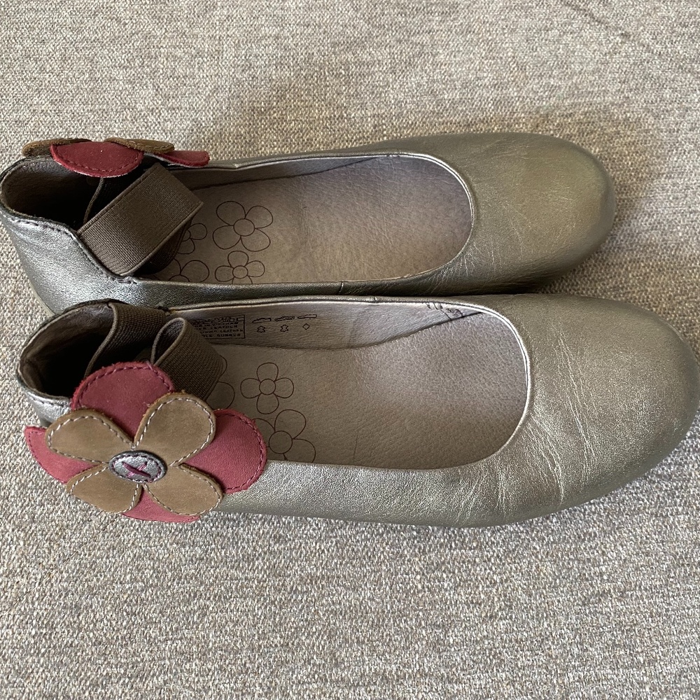 Umi girl leather shoes- size 2
